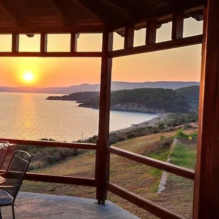 Iviritiko Сasa de vacaciones Nea Roda