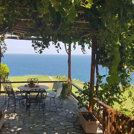 Vakantiehuis Iviritiko Nea Roda